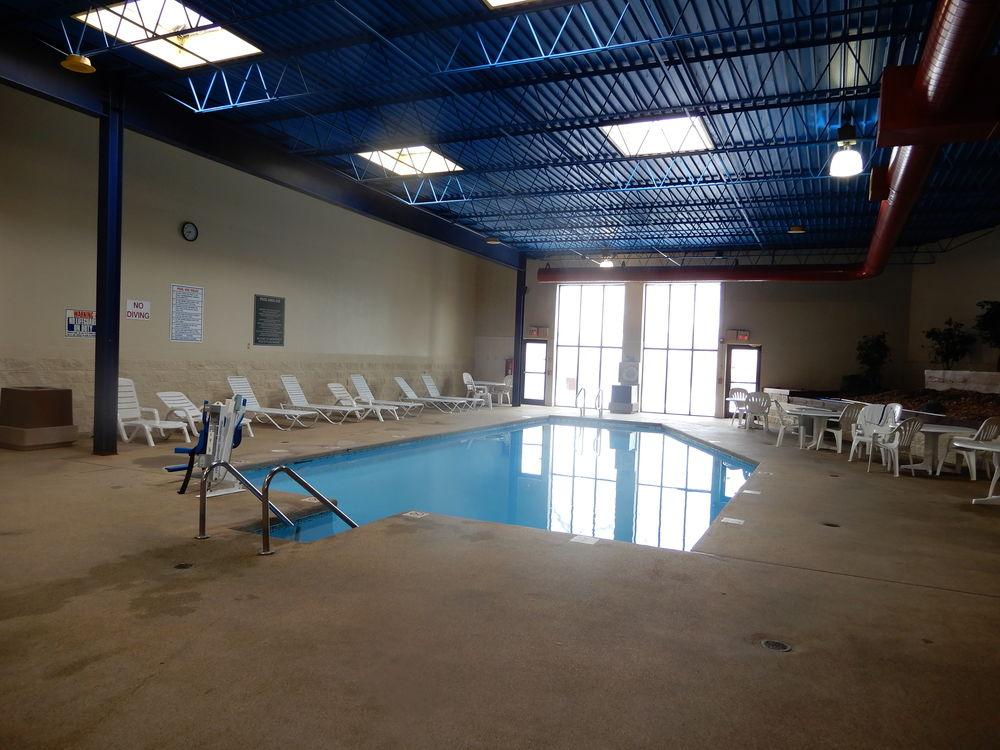 Clarion Hotel Milwaukee Airport 외부 사진