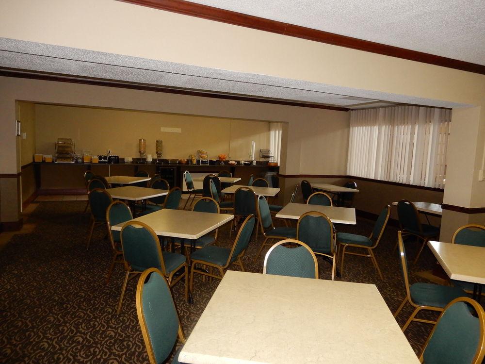 Clarion Hotel Milwaukee Airport 외부 사진