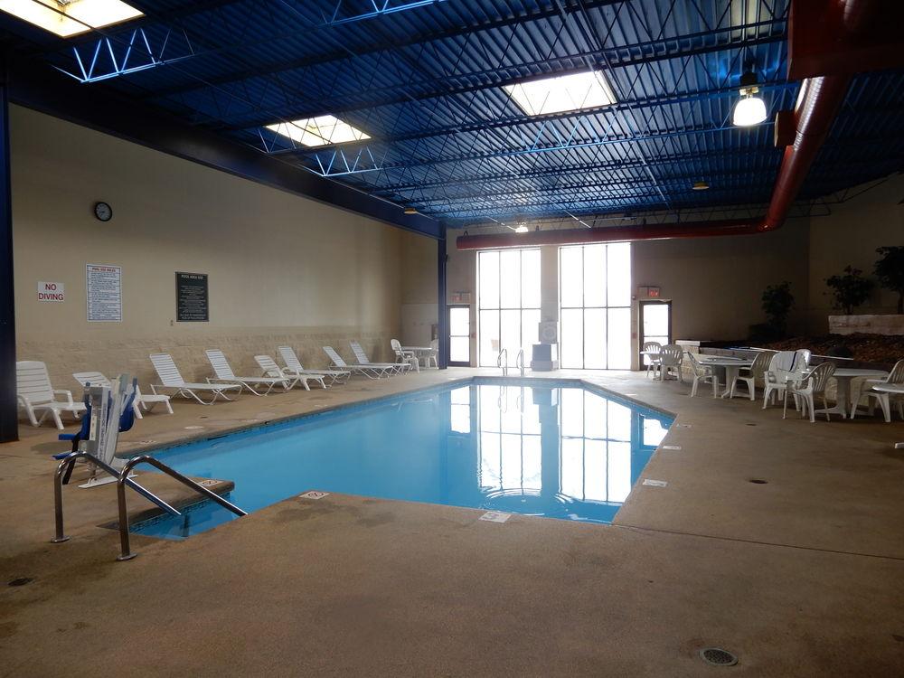 Clarion Hotel Milwaukee Airport 외부 사진