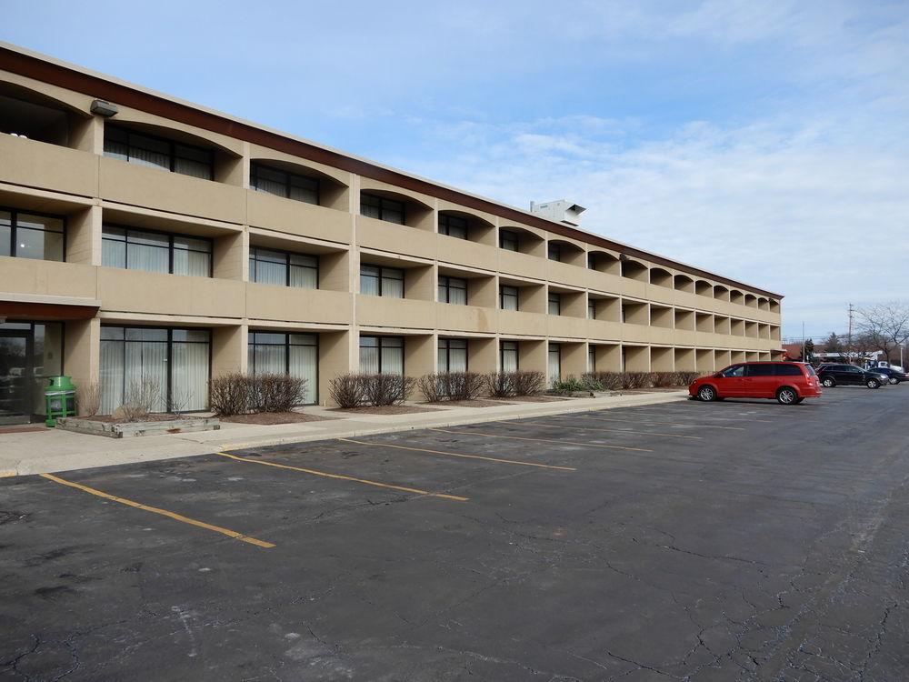 Clarion Hotel Milwaukee Airport 외부 사진