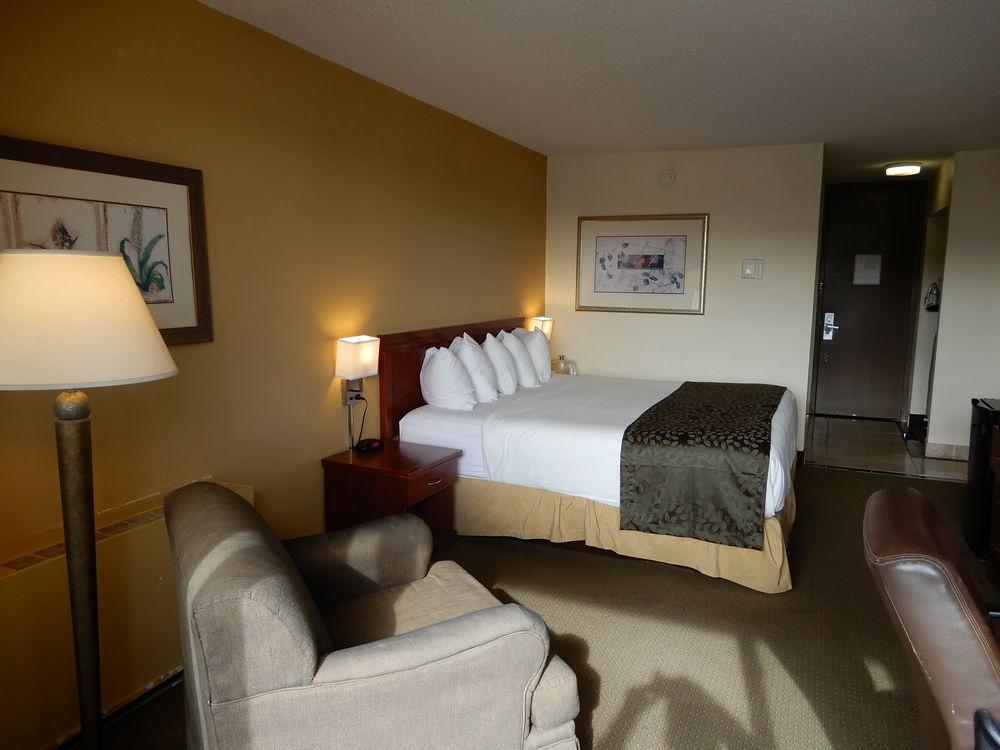 Clarion Hotel Milwaukee Airport 외부 사진