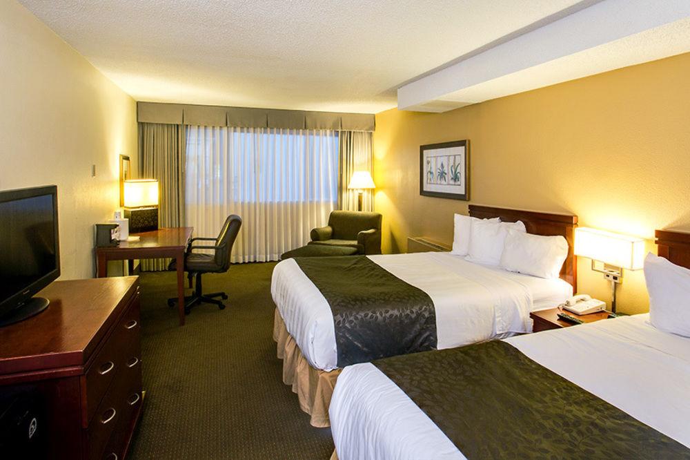 Clarion Hotel Milwaukee Airport 외부 사진