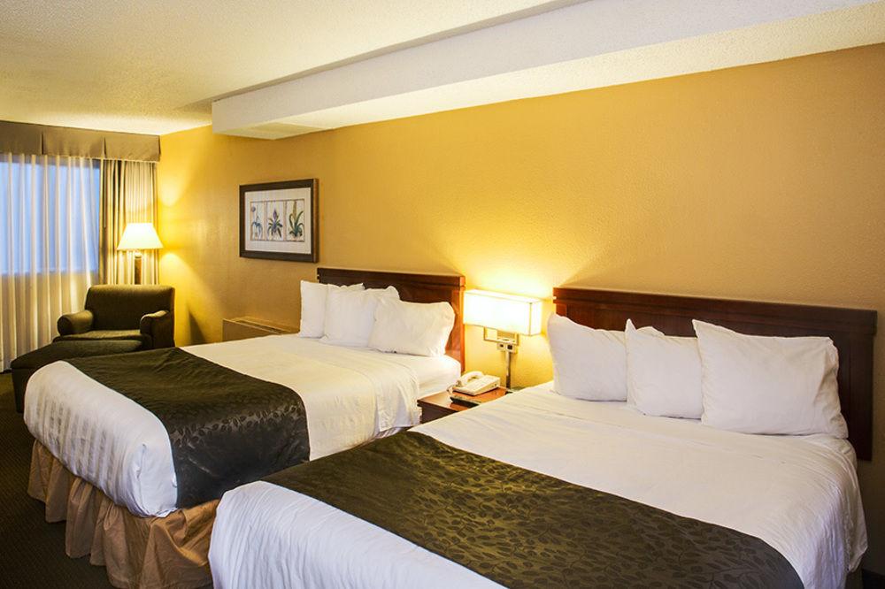 Clarion Hotel Milwaukee Airport 외부 사진