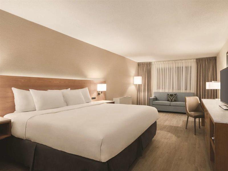 Clarion Hotel Milwaukee Airport 외부 사진