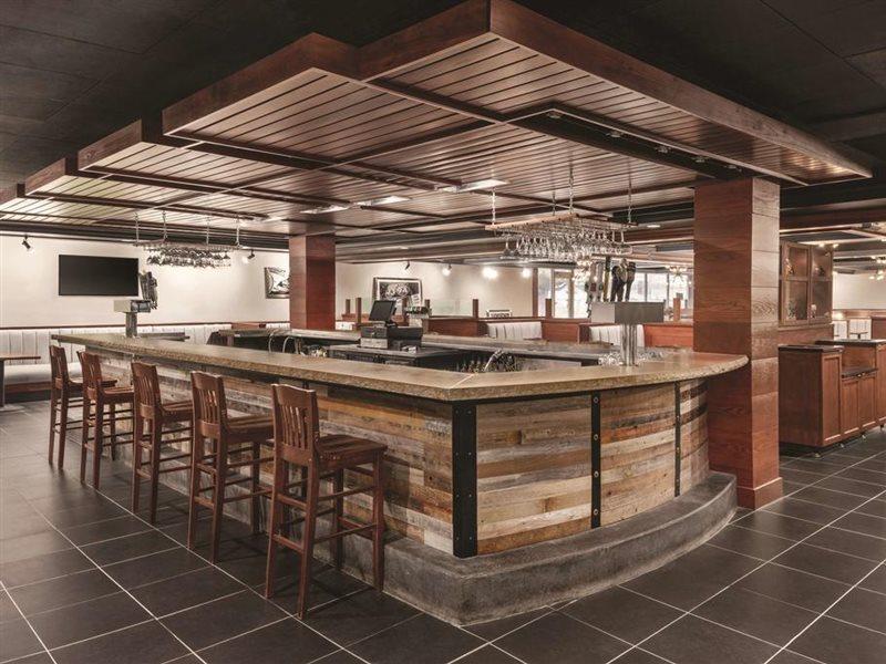 Clarion Hotel Milwaukee Airport 외부 사진
