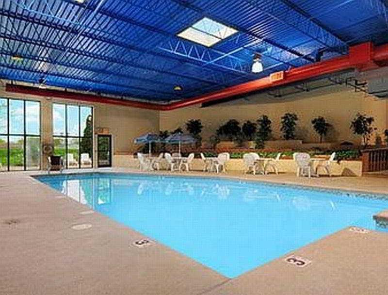 Clarion Hotel Milwaukee Airport 외부 사진