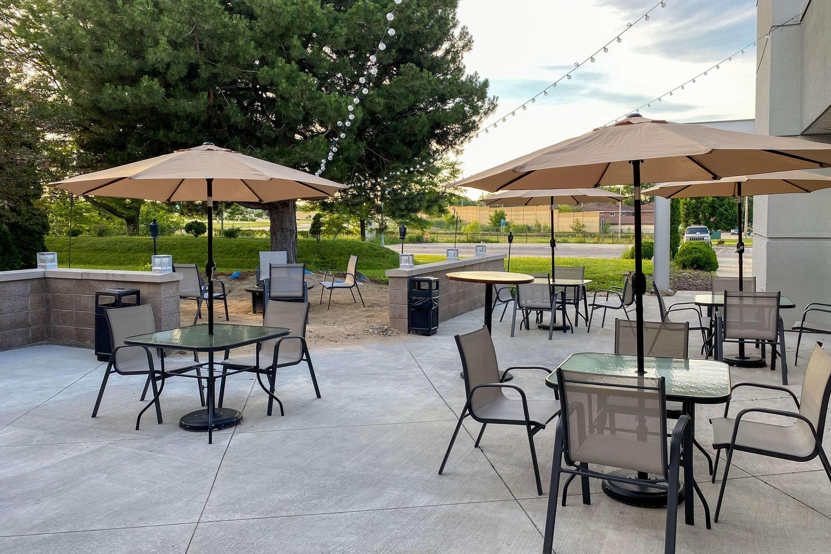 Clarion Hotel Milwaukee Airport 외부 사진