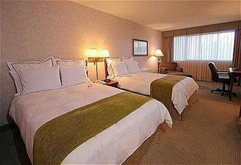 Clarion Hotel Milwaukee Airport 외부 사진