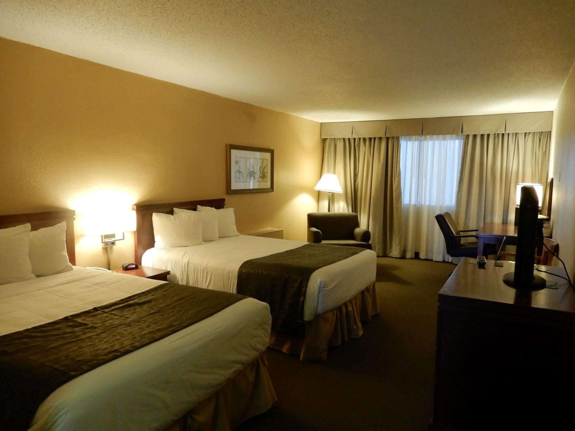 Clarion Hotel Milwaukee Airport 외부 사진