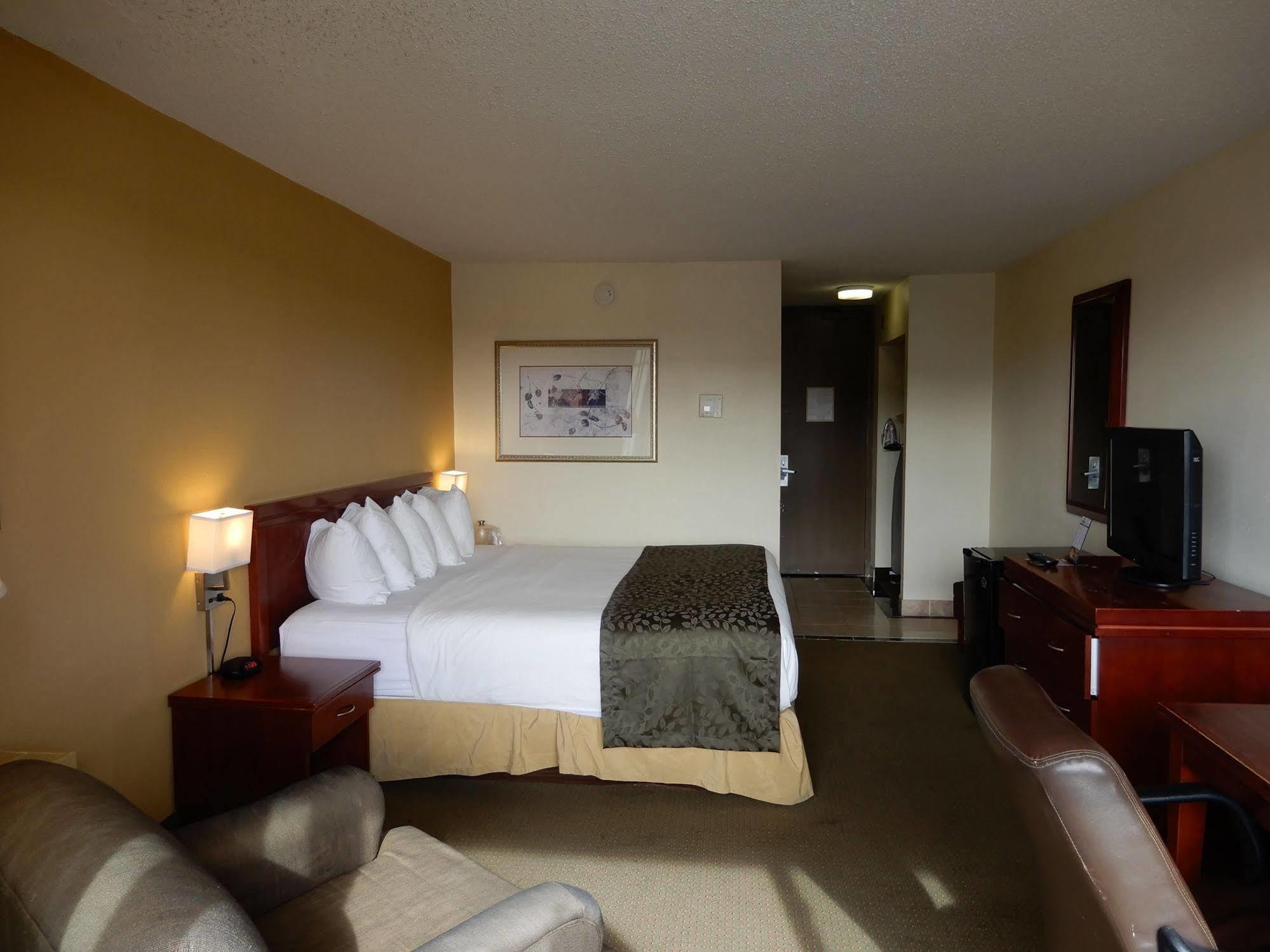 Clarion Hotel Milwaukee Airport 외부 사진
