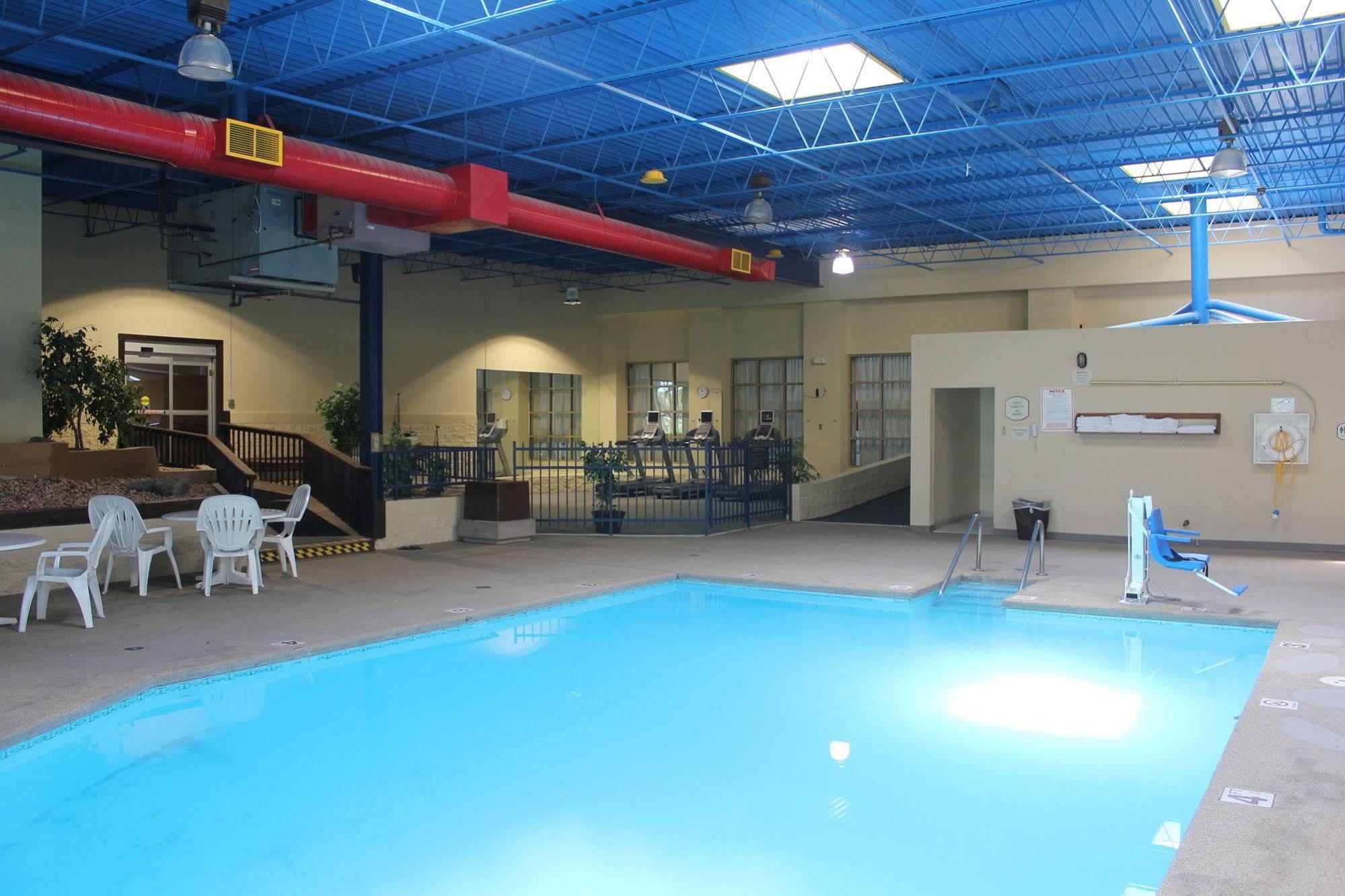 Clarion Hotel Milwaukee Airport 외부 사진